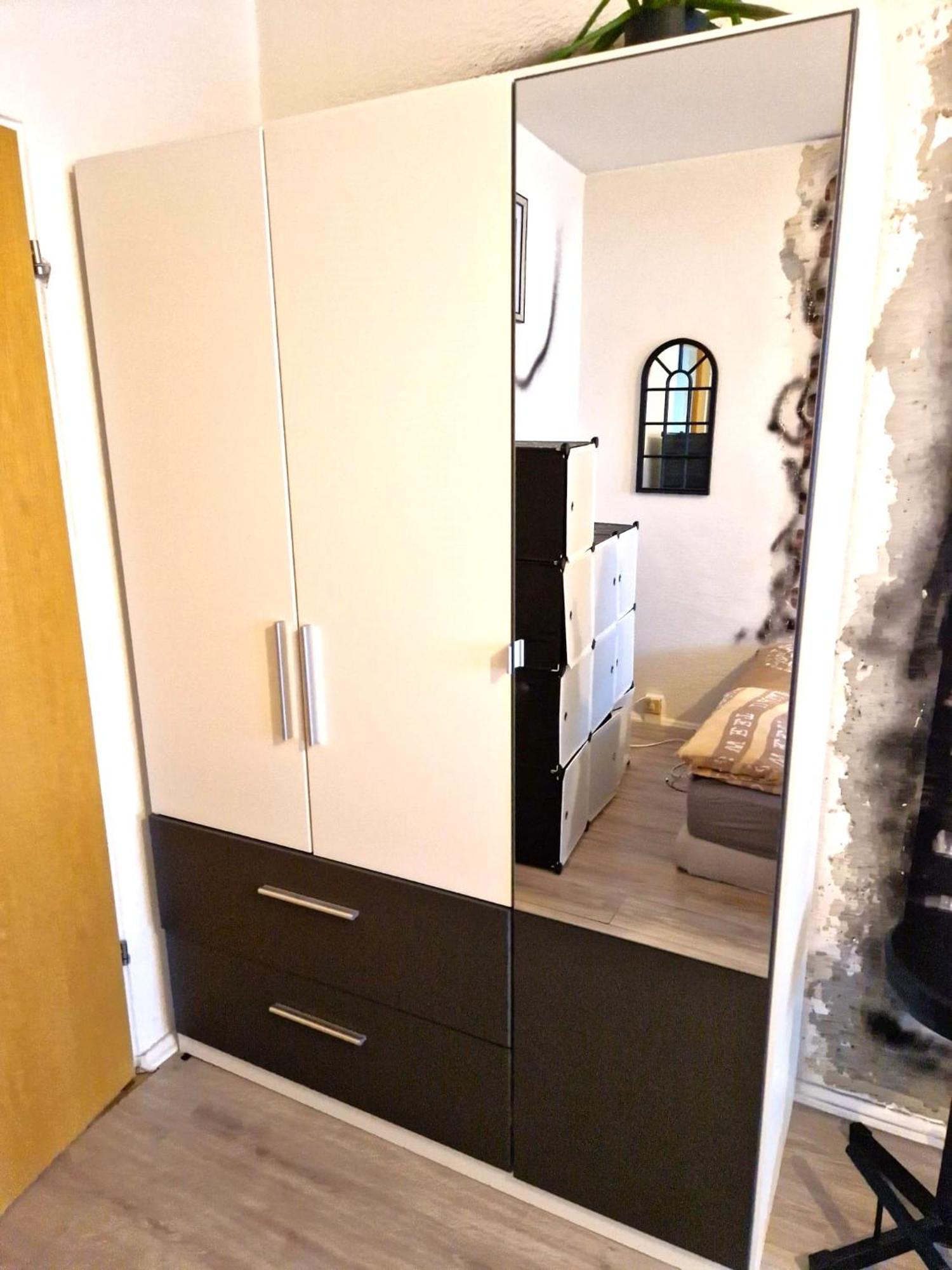 Homestay Cozy Trendy Spacious In Area 12 Min. Near To The Center Alexanderplatz *